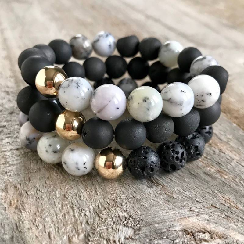 Druzy Perlen Stretch Armband Schwarzer Onyx, Lavastein, Opal & 14K Gold Fill Druzy Perlen Stretch Armband Schwarzer Onyx, Lavastein, Opal & 14K Gold Fill von julianneblumlo
