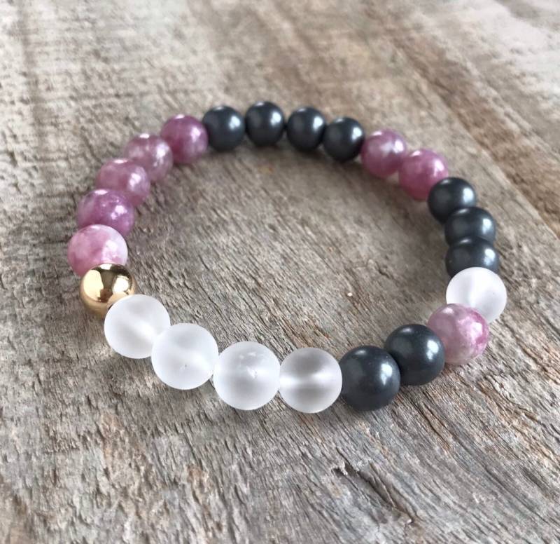 Hämatit Kristall Quarz Lepidolith Armband 14K Gold Akzente Hämatit Kristall Quarz Lepidolith Armband 14K Gold Akzente von julianneblumlo