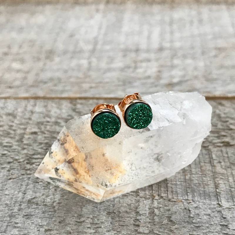 Smaragdgrüne Druzy Ohrstecker Rose Gold Vermeil, Sterling Silber, 6 Mm von julianneblumlo