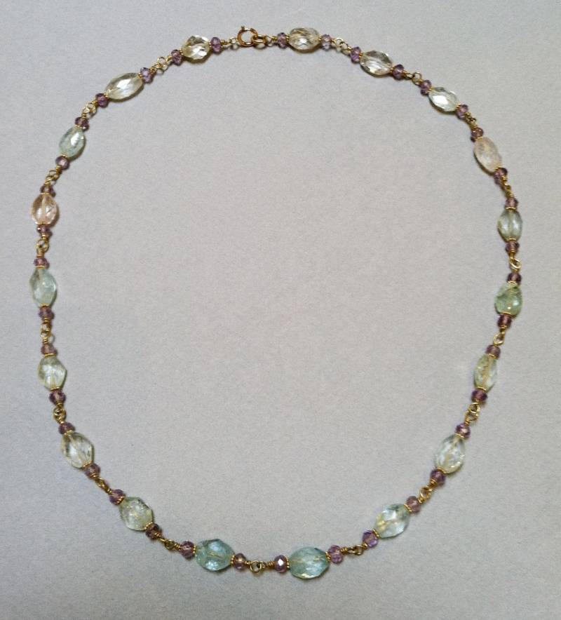 18K Gold Aquamarin Und Amethyst Halskette 18K Gold Aquamarin Und Amethyst Halskette von jumpthatmoon
