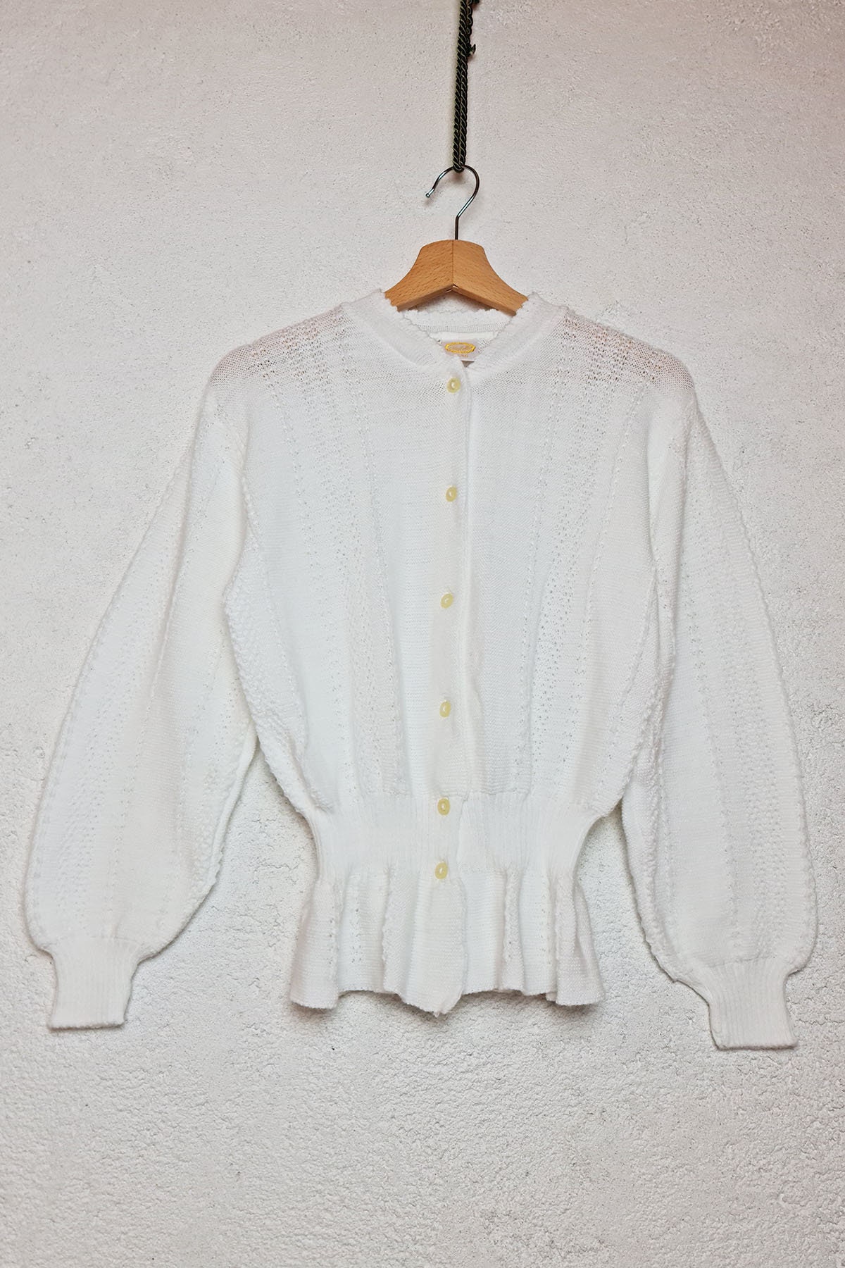 Kuschelige Weiße Vintage Strickjacke von junaliavintage