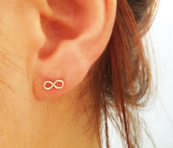 Kleine Infinity Ohrstecker, Unendlichkeit Gold Ohrringe, Einfache Beste Freundin, Alltägliche Ohrringe von junelittleshop