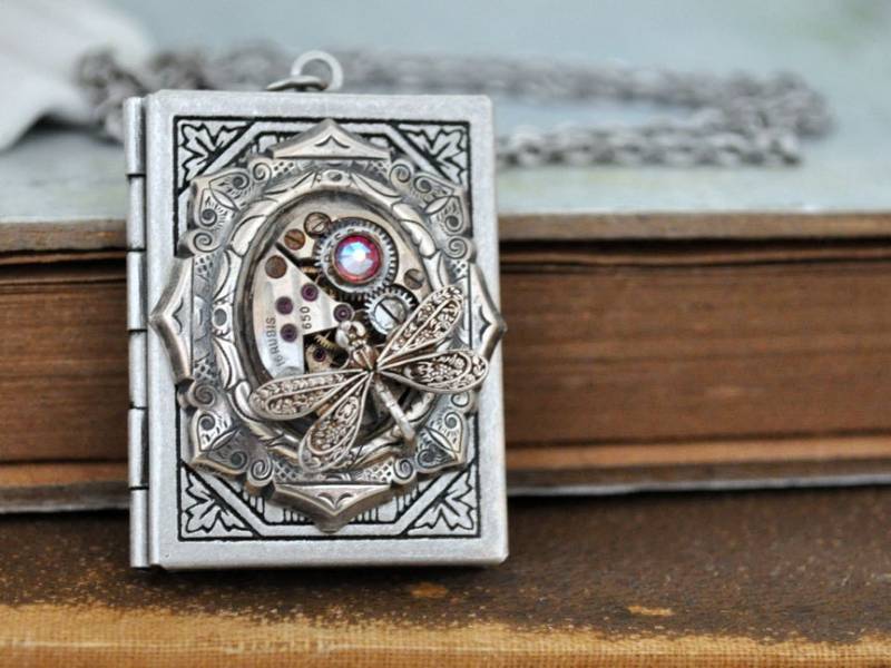 Antik Silber Buch Steampunk Vintage Uhr Bewegung Schmuck Medaillon Halskette Für Frauen Rosa Strass Time Keeper Sie Antik Silber Buch Steampunk Vintage Uhr Bewegung Schmuck Medaillon Halskette Für Frauen Rosa Strass Time Keeper Sie von junesnight