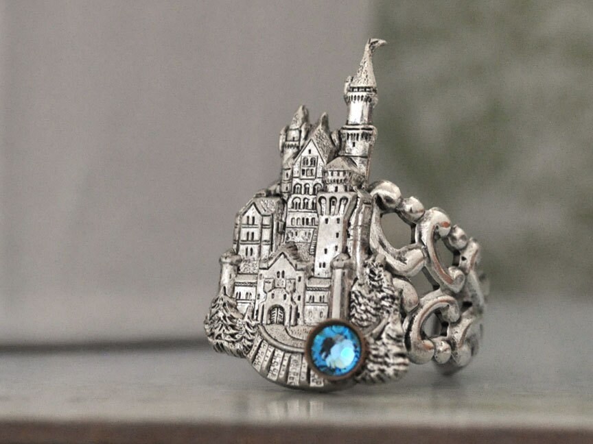 Es War Einmal Schloss Ring in Silber, Einmal, Großer Cocktailring, Antiksilber, Aquamarin Blau, Prinzessinnenring von junesnight