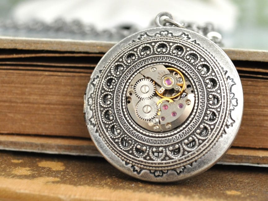 Silber Steampunk Medaillon Halskette Time Traveler Antiqued Jahrgang Jewelryed Uhrwerk Schmuck Geschenk Für Frauen von junesnight
