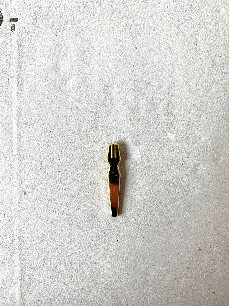 Enamel Pin Chip Fork von jungwiealt