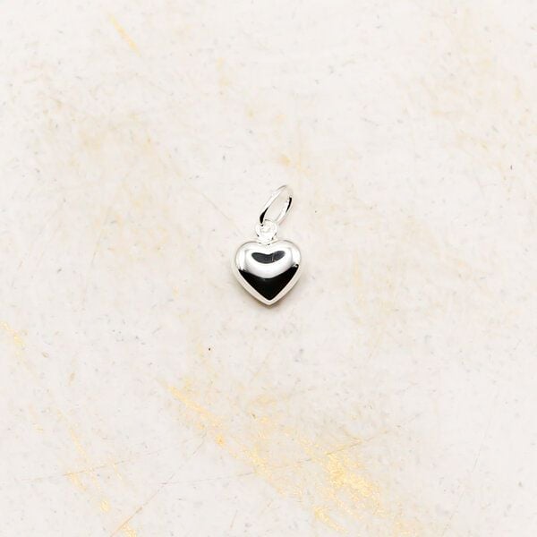 juni Herz Anhänger aus recyceltem Silber - hergestellt in Deutschland von juni