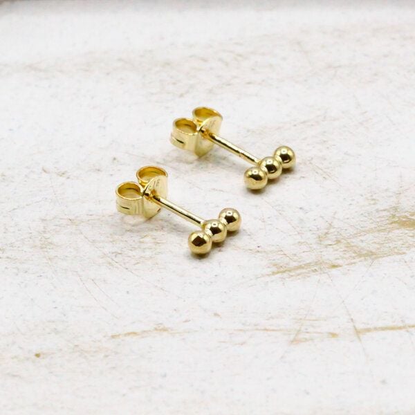 juni Kugel Ohrstecker Gold oder Silber von juni