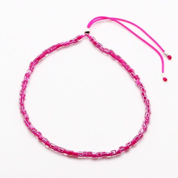 juni Neon Armband fuchsia aus Würfel-Perlen mit verstellbarer Schiebeperle aus recyceltem Gold oder Silber von juni