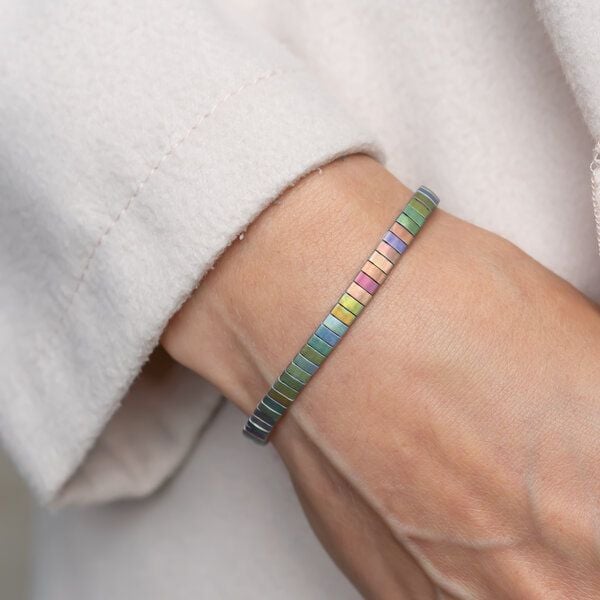 juni Regenbogen Armband "Rainbow" matt - mit verstellbarer Schiebeperle aus recyceltem Gold oder Silber von juni