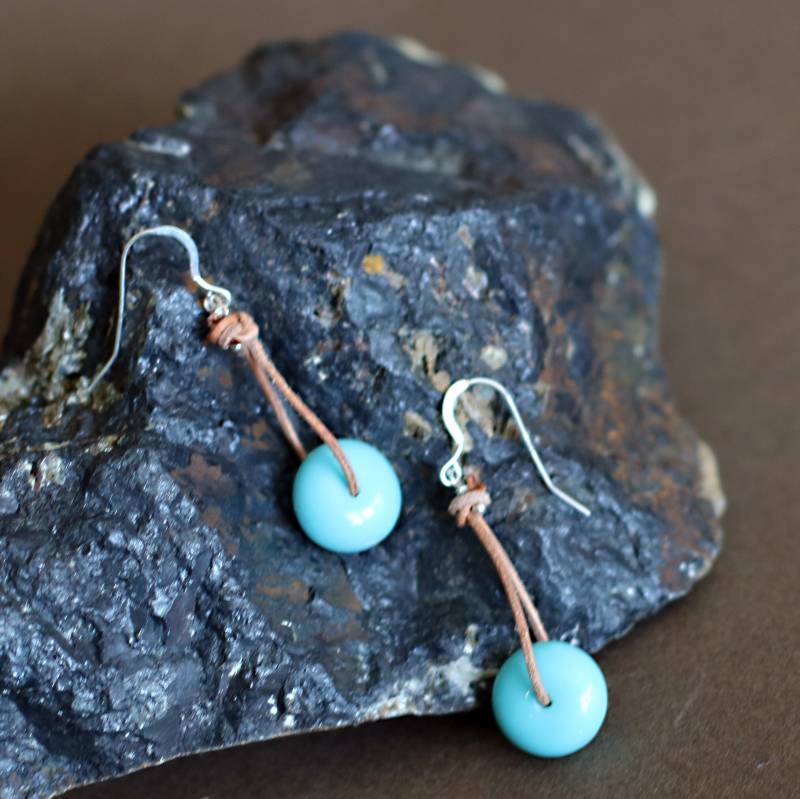 Leder Und Aqua Ohrringe Leder Und Aqua Ohrringe von juniperberry