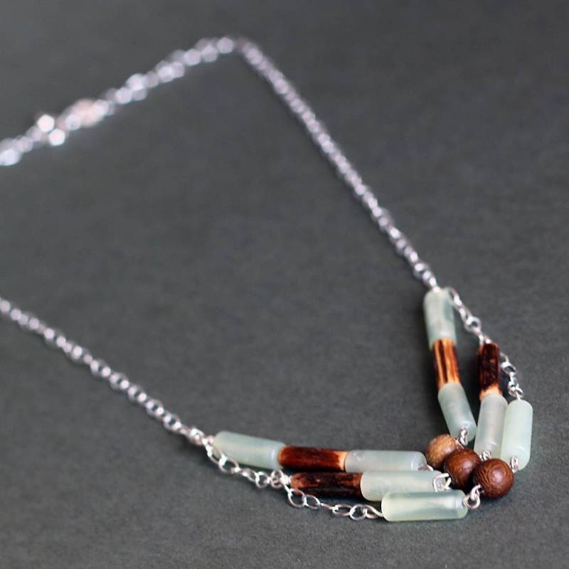 Seagreen Serpentin Und Holz Sterling Silber Stacked Halskette Seagreen Serpentin Und Holz Sterling Silber Stacked Halskette von juniperberry