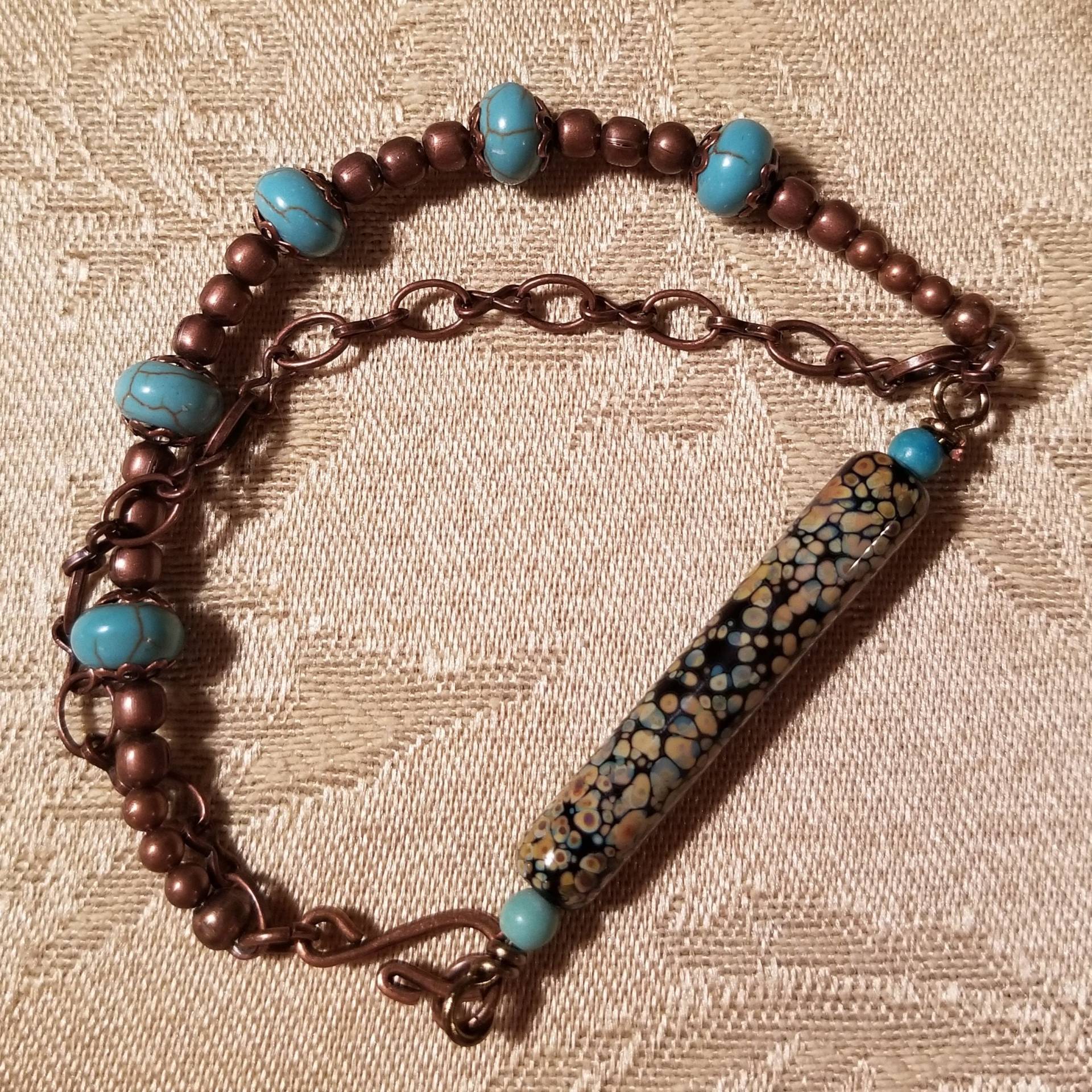 Schmales Doppelstrangiges Handgefertigtes Glas Und Kupfer Armband Schmales Doppelstrangiges Handgefertigtes Glas Und Kupfer Armband von junosgarden