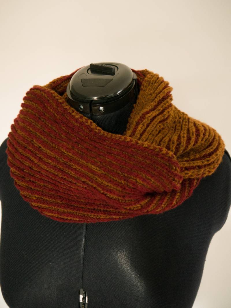 Zweifarbiger, Federleichter Strickloop Mit Kaschmir, Unisex Zweifarbiger, Federleichter Strickloop Mit Kaschmir, Unisex von justfortytwo