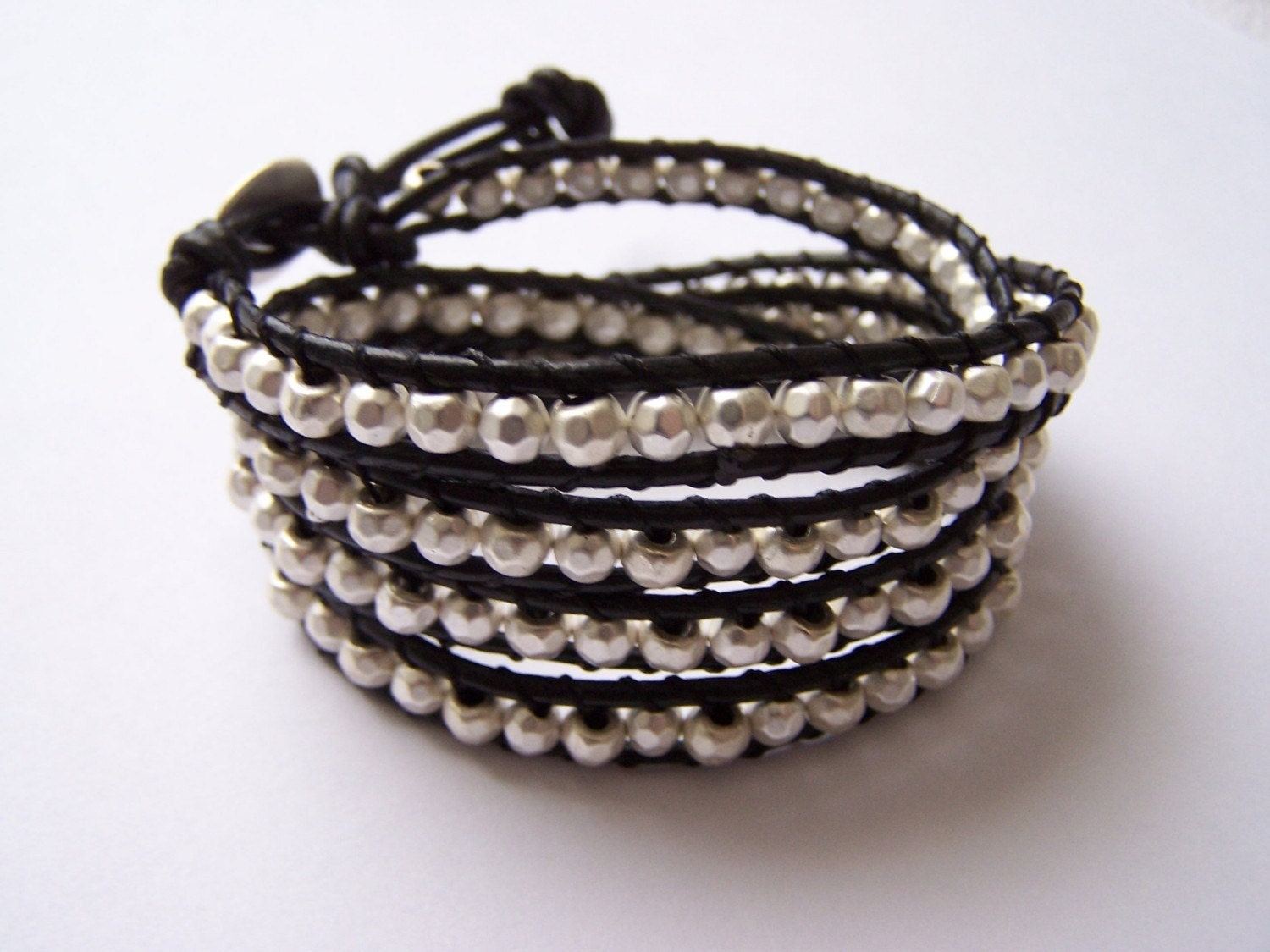 Sale 40% Peace Silber Zinn Perlen Leder Wickelarmband Sale 40% Peace Silber Zinn Perlen Leder Wickelarmband von justhipstuff