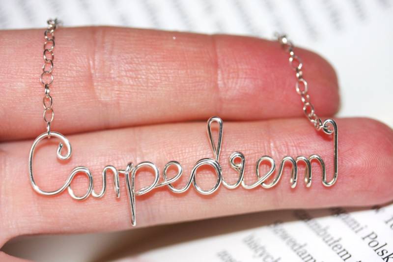 Handgefertigte Carpe Diem Halskette Handgefertigte Carpe Diem Halskette von justynajewelry
