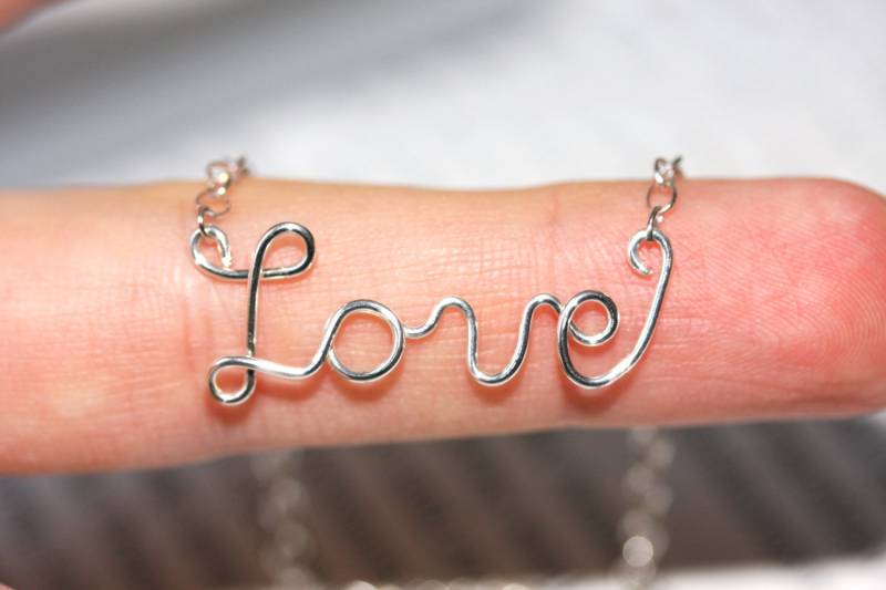 Handgemachte Liebes-Halskette Handgemachte Liebes-Halskette von justynajewelry