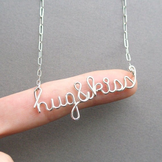 Umarmen Und Küssen Halskette von justynajewelry