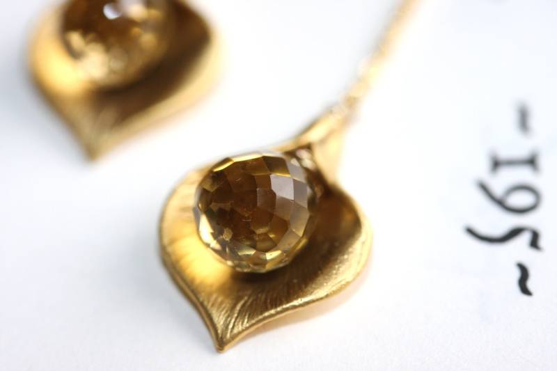 Zarte Calla Ohrringe von justynajewelry
