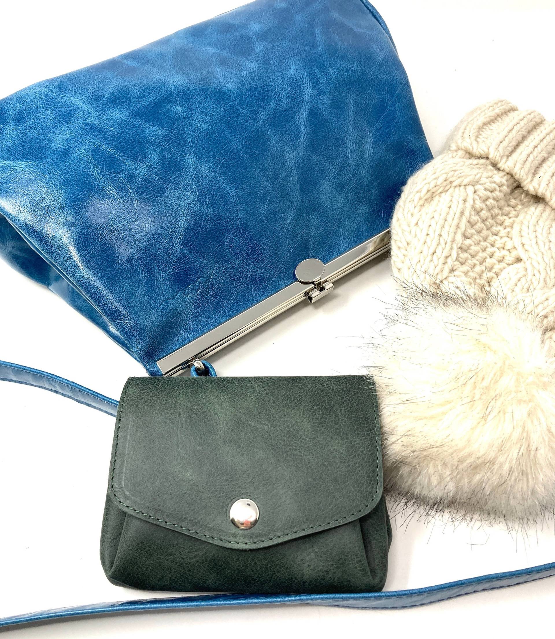 Blaue Tasche Damen Aus Glänzendem Leder, Das Perfekte Weihnachtsgeschenk Für Die Freundin von kaaberlin
