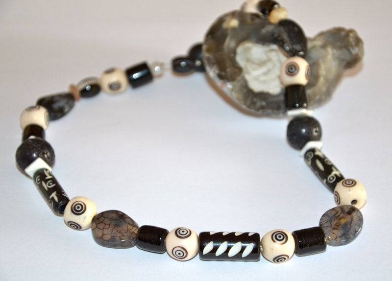 Schwarz-Weiße Kette "Afrika" von kadenasDesign