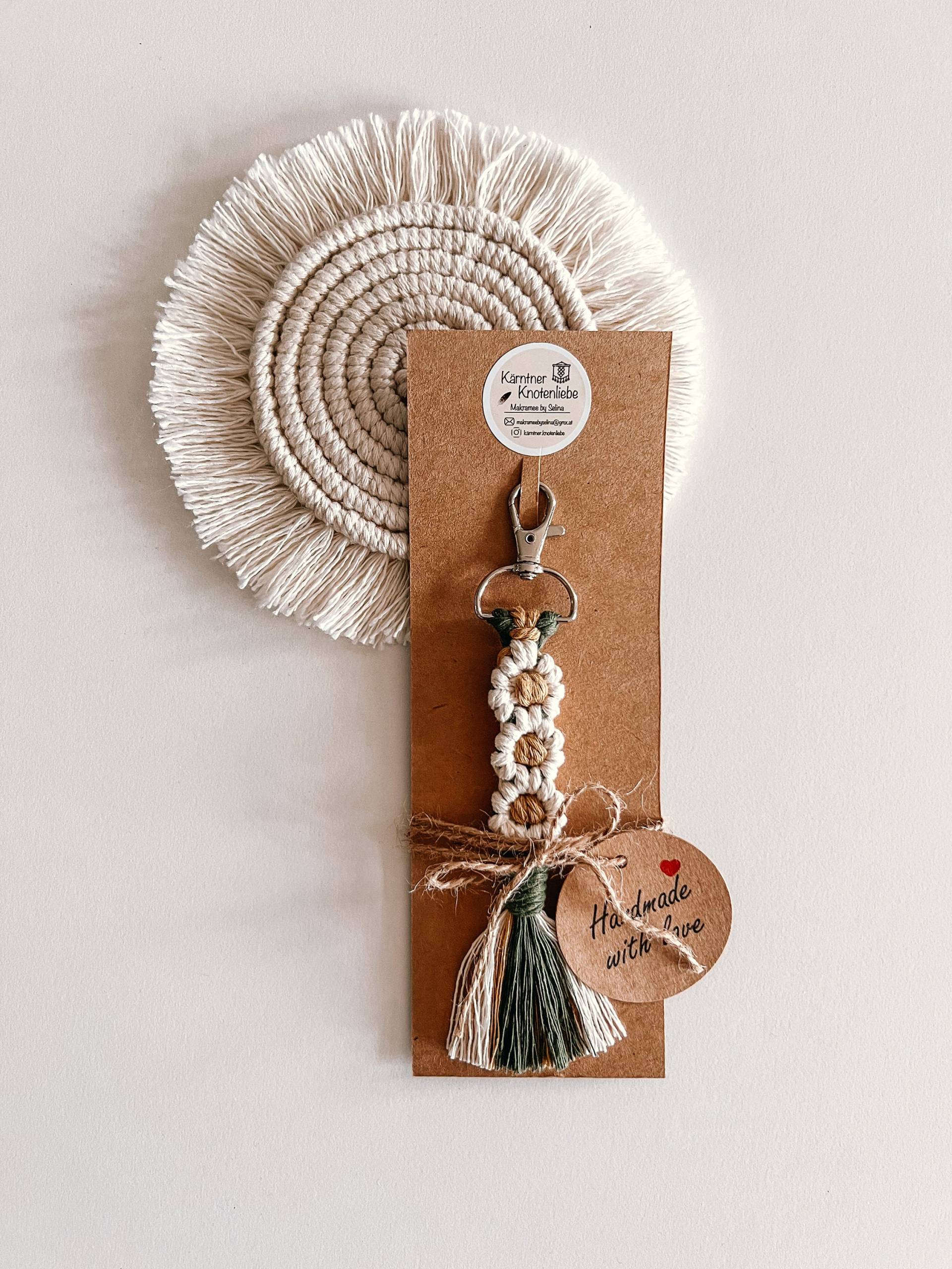 Makramee Blumen-Schlüsselanhänger | Handgemacht Boho Geknüpft Flowers Makramee Blumen-Schlüsselanhänger | Handgemacht Boho Geknüpft Flowers von kaerntnerknotenliebe