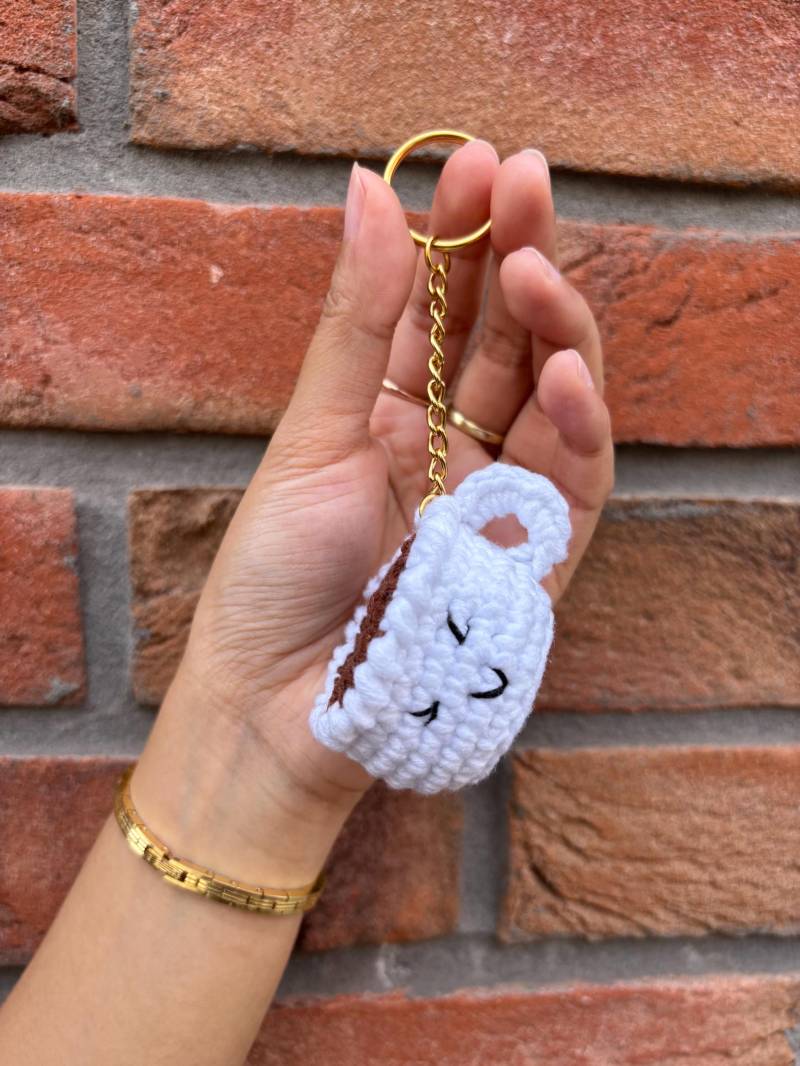 Handgemachte Gehäkelte Kaffeetasse Keychain, Gemütlicher Charme von kafehacek