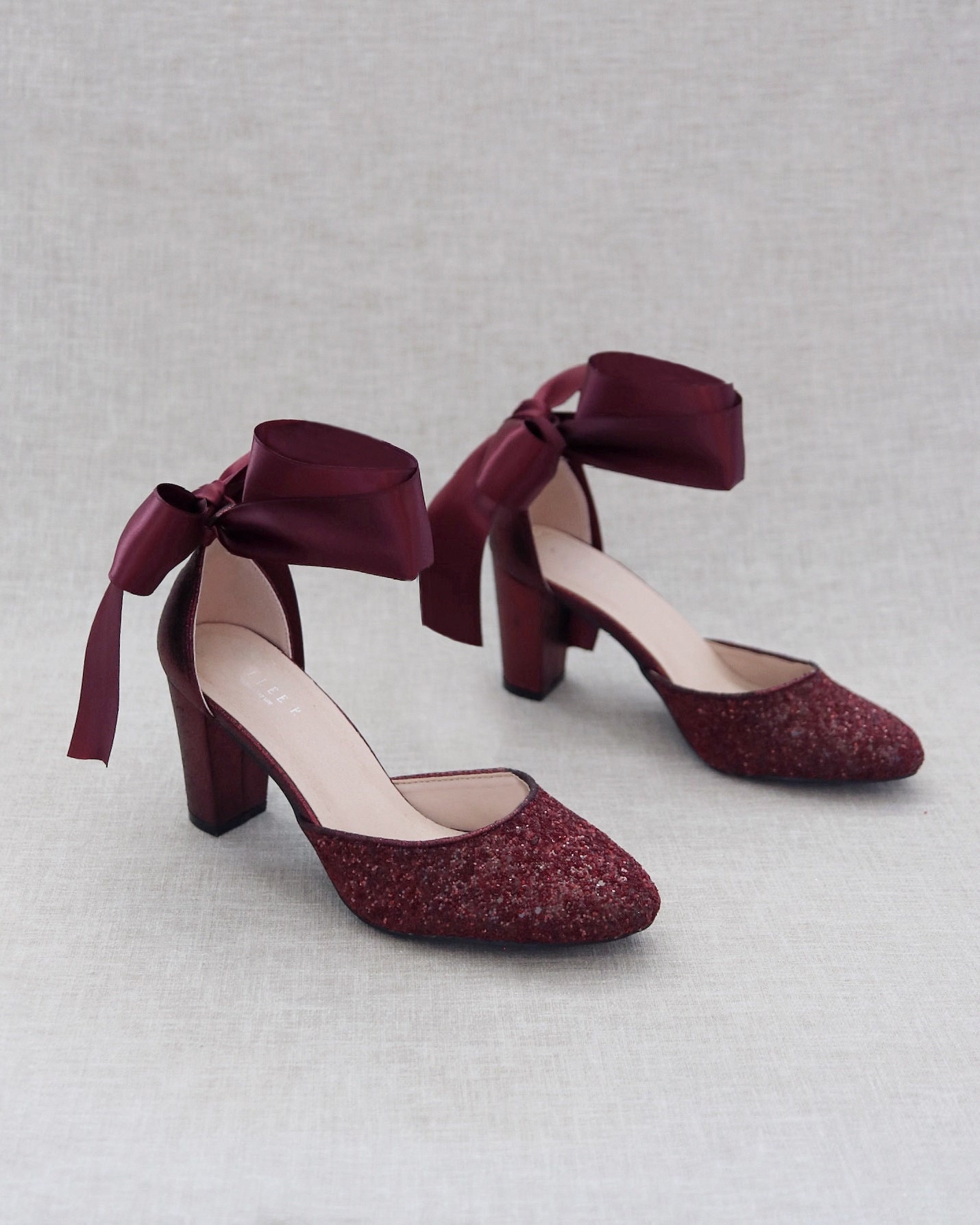 Burgundy Rock Glitzer Blockabsatz Mit Umwickelter Satinkrawatte, Damen Hochzeitsschuhe, Brautjungfernschuhe, Brautschuhe, Mädchenabsätze von kaileep