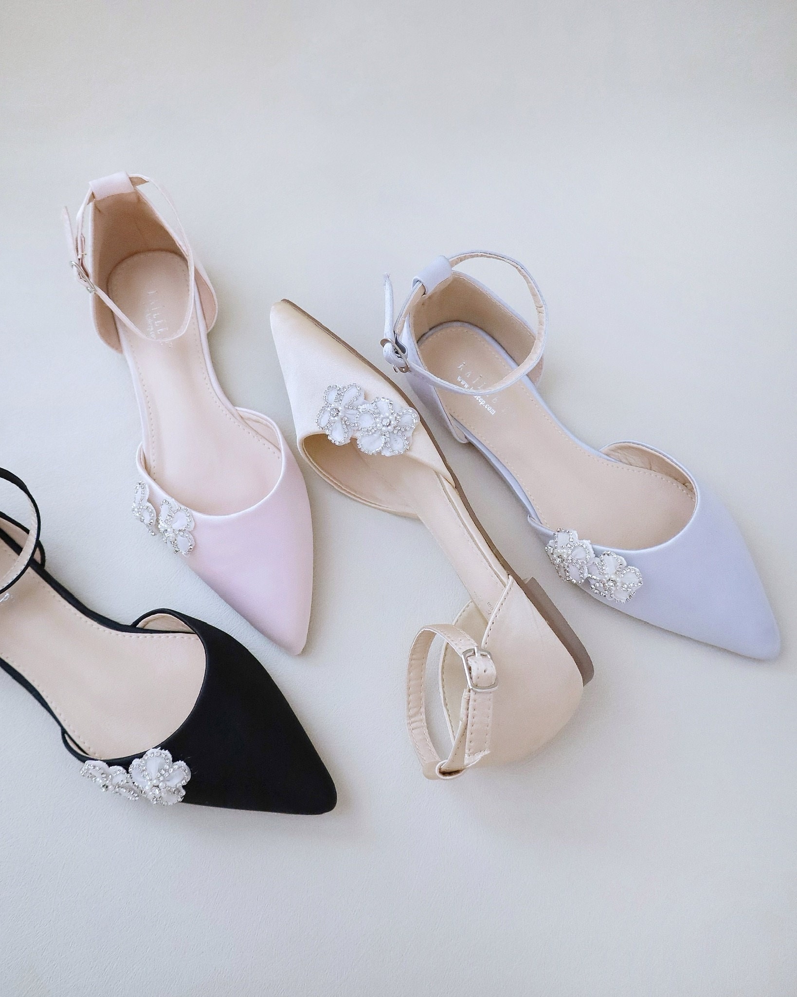 Satin Pointy Toe Abend Ballerinas Mit Strass Chassia Blume, Hochzeit Im Herbstsschuhe, Brautschuhe, Brautjungfern Schuhe, Brautschuhe von kaileep