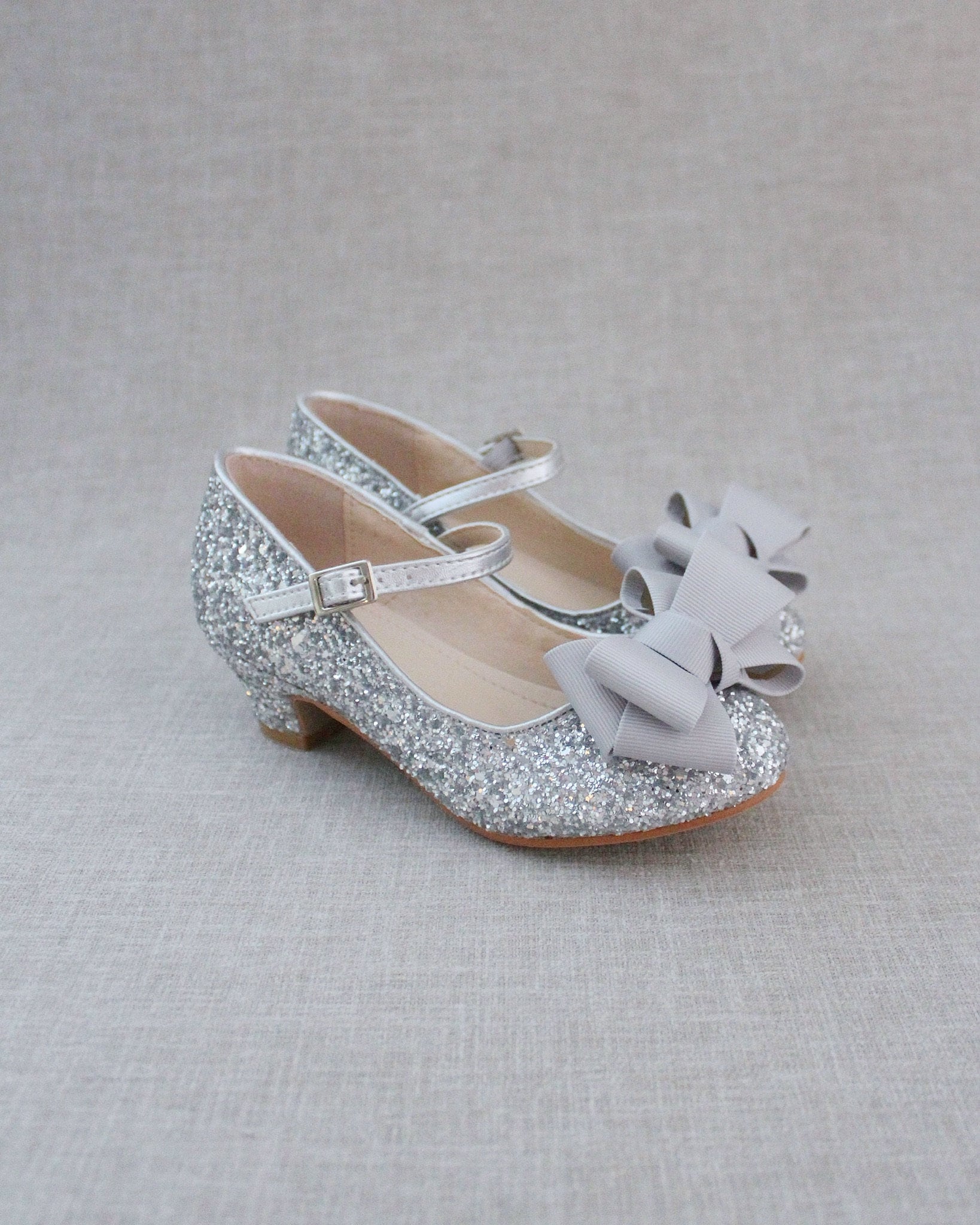 Silver Rock Glitzer Mary Jane Absatz Mit Grosgrainschleife, Blumenmädchenschuhe, Silberne Geburtstagsschuhe, Mädchen Partyschuhe, Urlaubsschuhe von kaileep