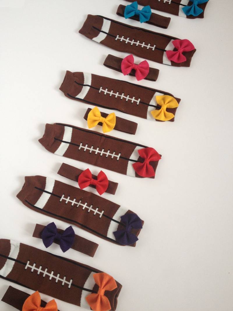 Backorder Fußball Baby-Beinswärmer Mit Schleife Und Passendem Stirnband Wählen Sie Ihre Teamfarbe von kakabaka