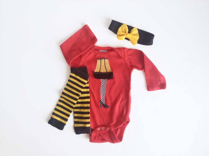 Bein-Lampe Auf Red Long Sleeve Einteiler Mit Hand Gefärbt, Stulpen & Bow Headband von kakabaka