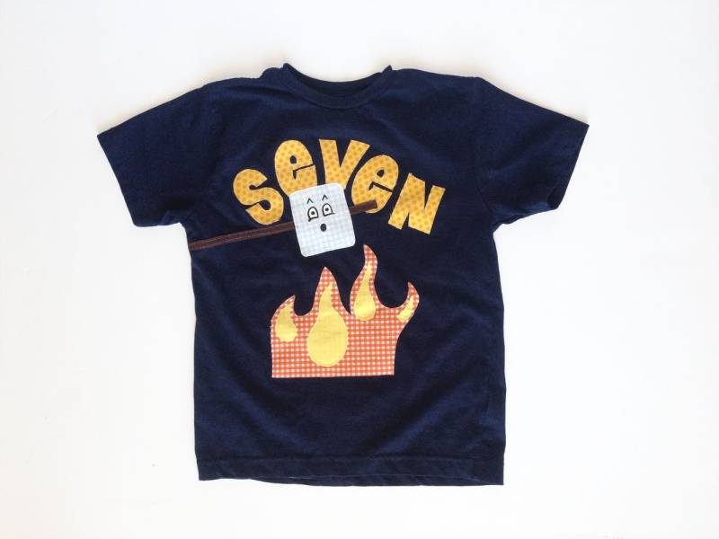 Camping Geburtstag Shirt Beliebig, Geröstetes Marshmallow Camping Geburtstag Shirt Beliebig, Geröstetes Marshmallow von kakabaka