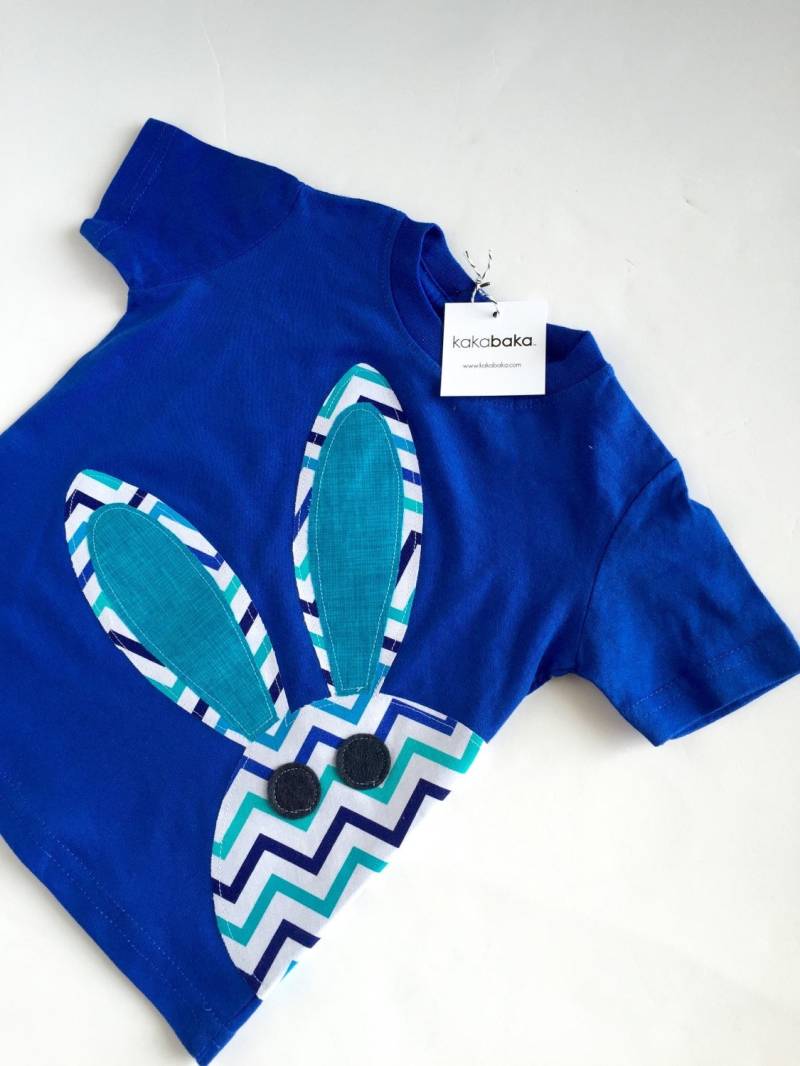 Chevron Bunny Rabbit Ostern T Shirt, Das Ursprüngliche Spähen Shirt Blau von kakabaka