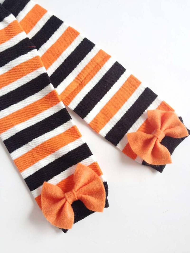 Halloween Baby Stulpen Schwarz, Orange Und Rot Gestreift von kakabaka