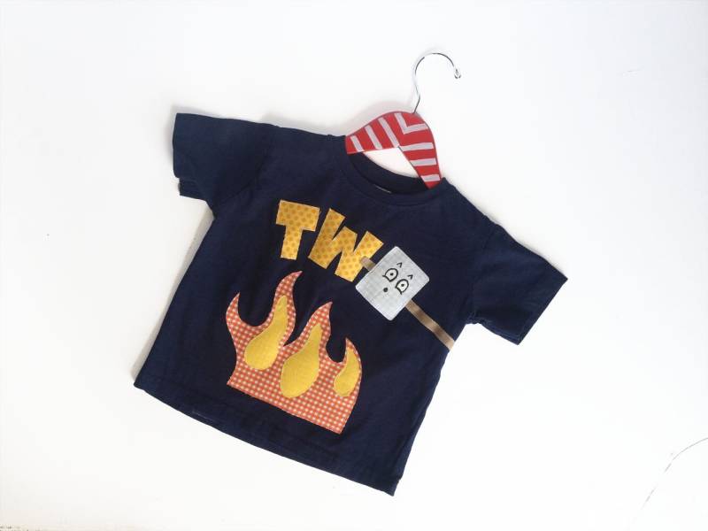 Jedem Alter Geburtstag Geröstetes Marshmallow Camping Shirt von kakabaka