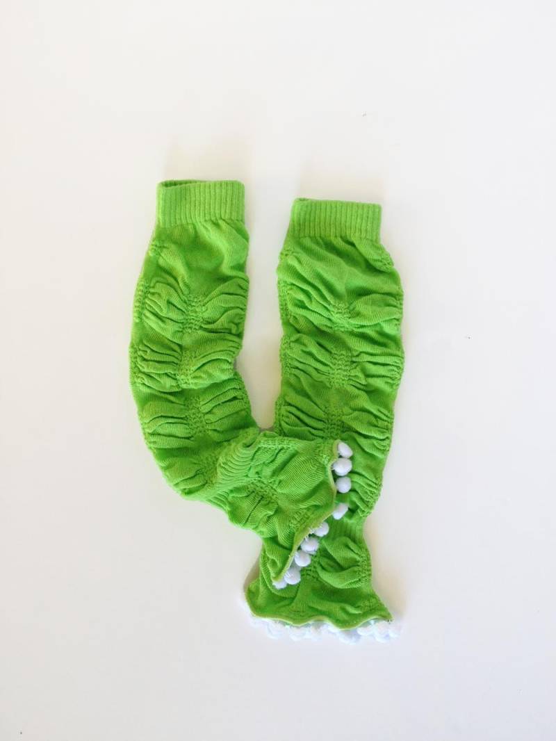 St Patrick's Day Beinwärmer Lime Green Baby Stulpen Mit Pom Poms von kakabaka