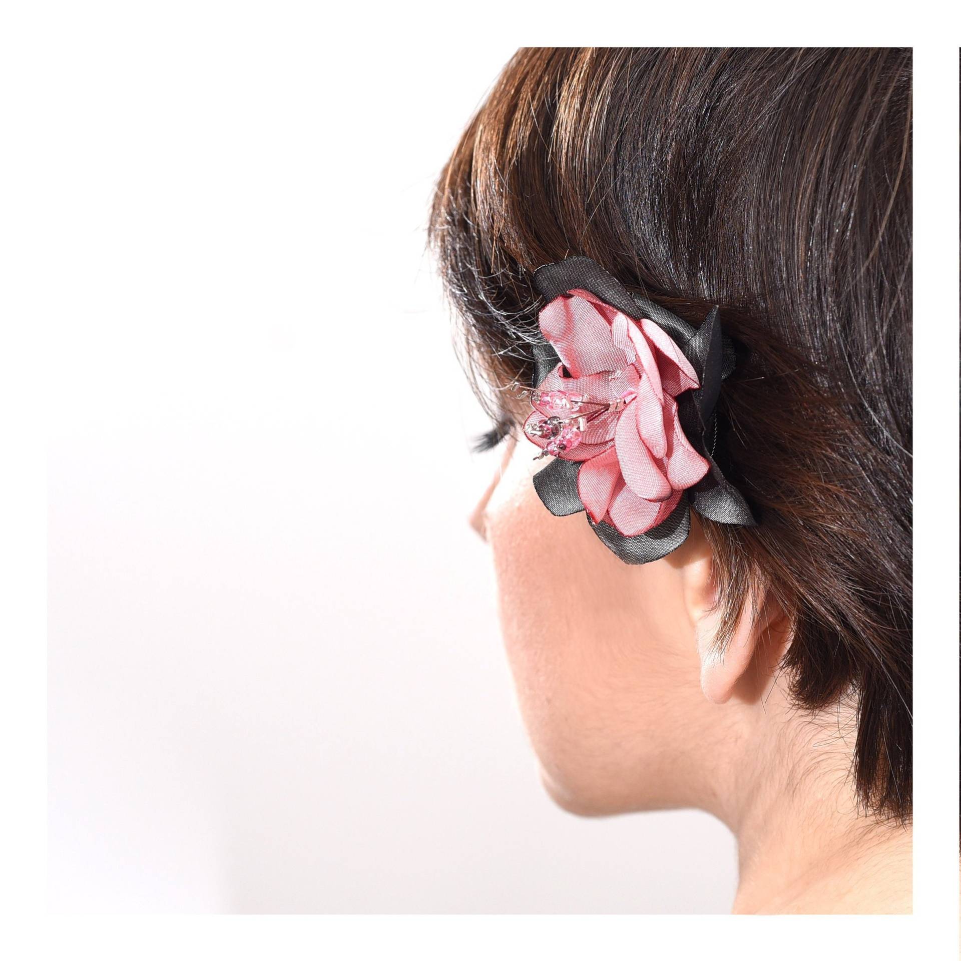 Brosche, Blumenbrosche, Rosa Blume, Graue Stoffblume, Dekorative Blumenclip, Stoffblumenclip, Clip von kalikudesign