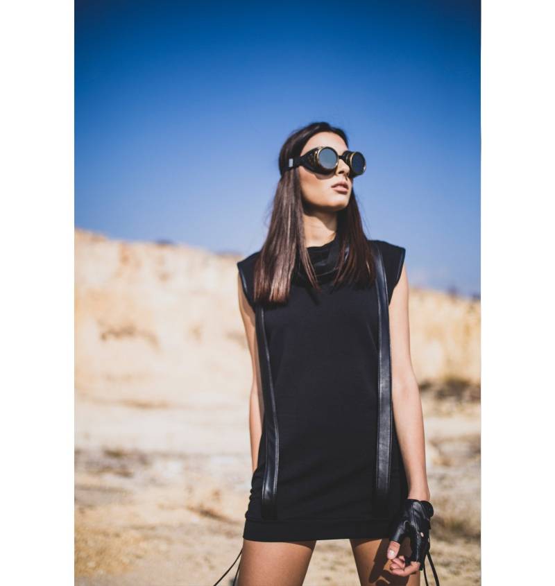 Whispering Desert Top | Schwarzes Kleid-Kurze Tunika-Alternative Frau Kleidung-Cyberpunk-Apocalyptic-Burning Man-street Fashion - Festival Kleid Whispering Desert Top | Schwarzes Kleid-Kurze Tunika-Alternative Frau Kleidung-Cyberpunk-Apocalyptic-Burning Man-street Fashion - Festival Kleid von kaliroseclothing