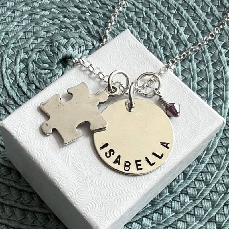 Personalisierte Autismus Bewusstsein Sterling Silber Halskette - Puzzle Piece Charm von kandsimpressions