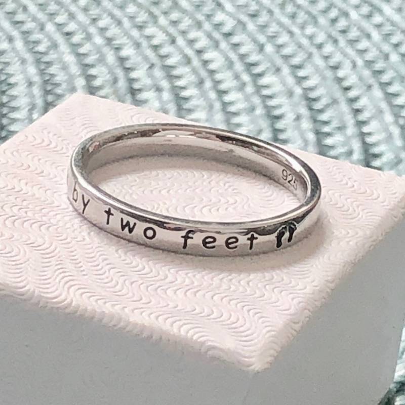 Mama Ankündigung Ring-Unsere Familie Ist Gerade Um Zwei Fuß Gewachsen Ring - Geschenk Für Neue Mutter - Wehen Geschenk-Erstes von kandsimpressions