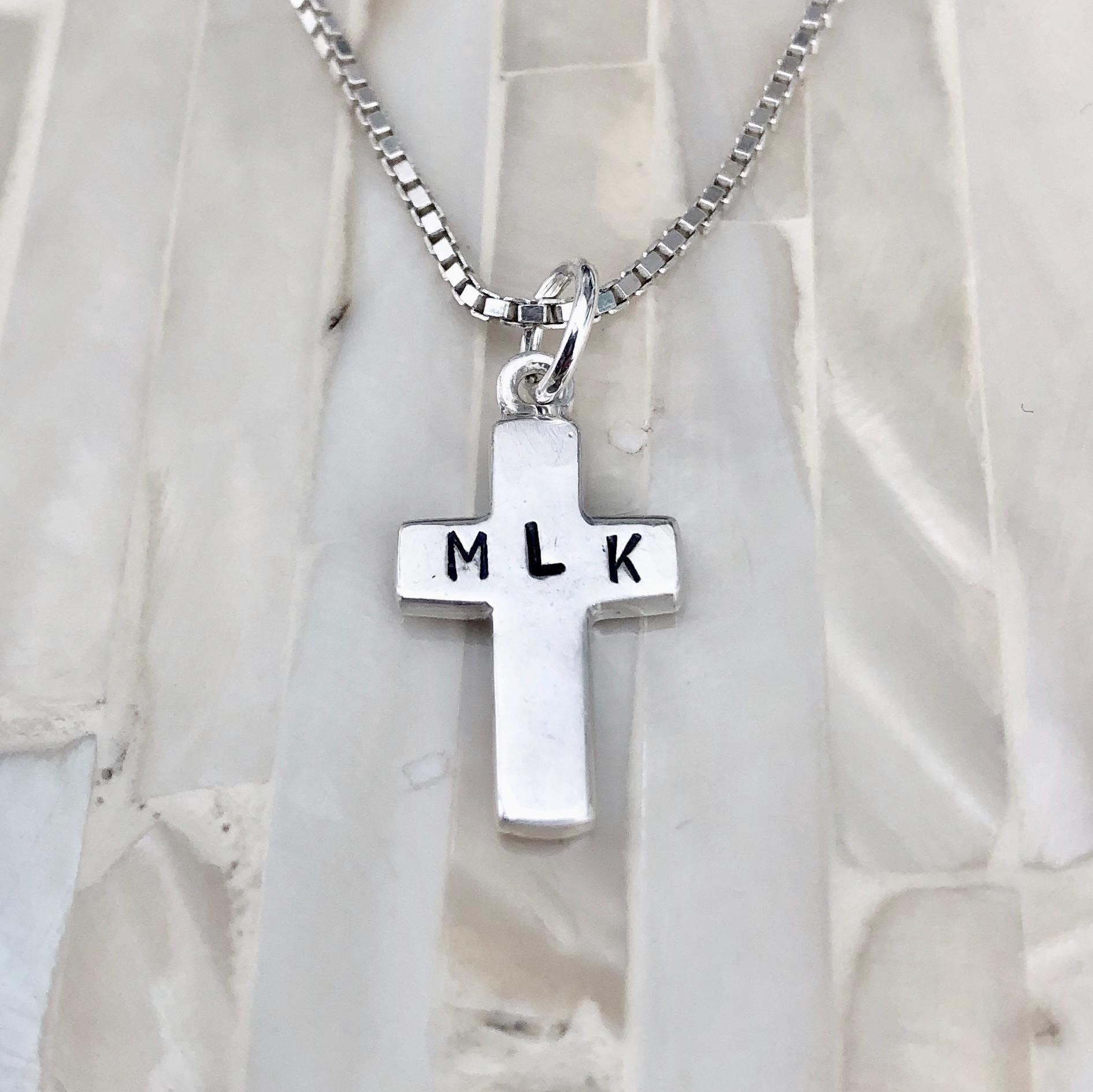 Personalisierte Kreuz Halskette - Namen Oder Datum Charm - Christian Schmuck Geschenk-Taufe - Erstkommunion Konfirmation - Versöhnung von kandsimpressions