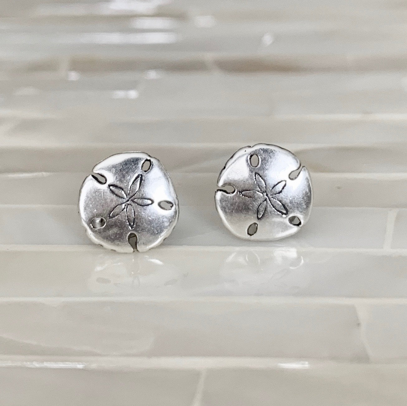 Sterling Silber Sand Dollar Ohrstecker - Strand Schmuck von kandsimpressions