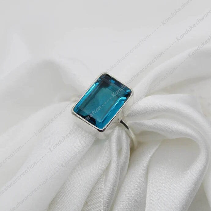 London Blue Topas Ring, Smaragdschliff Verlobungsgeschenk Edelstein 925 Sterling Silber, Frauen Topaz Rig von kandukeshwarcreation