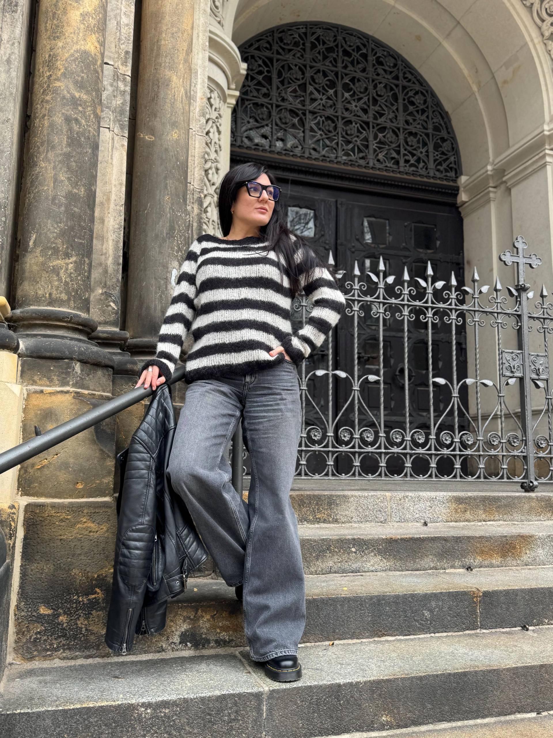 Black & White Striped Sweater - Bold & Soft Black & White Striped Sweater - Bold & Soft von karakakaknit