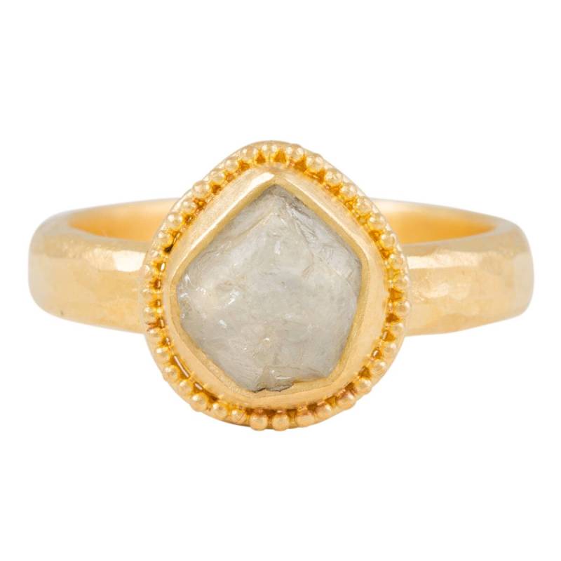Roher Aquamarin-Ring 22K Gold Vermeil, Gehämmerte Ringschiene Roher Aquamarin-Ring 22K Gold Vermeil, Gehämmerte Ringschiene von karazidesign