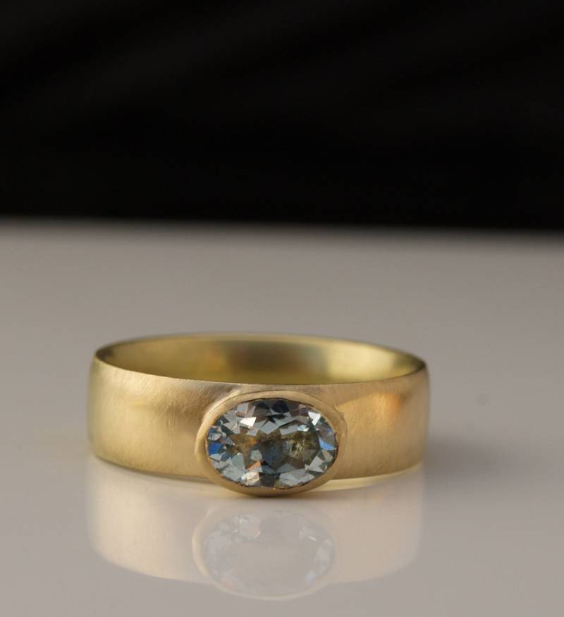 18 Karat Recyceltes Gold Mit Einem Aquamarinring von karenjohnsondesign