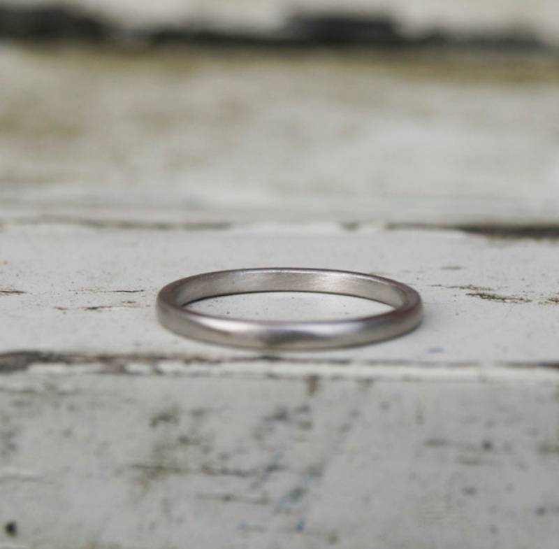 2 Mm Platin Trauring Palladium Ring in D-Form von karenjohnsondesign