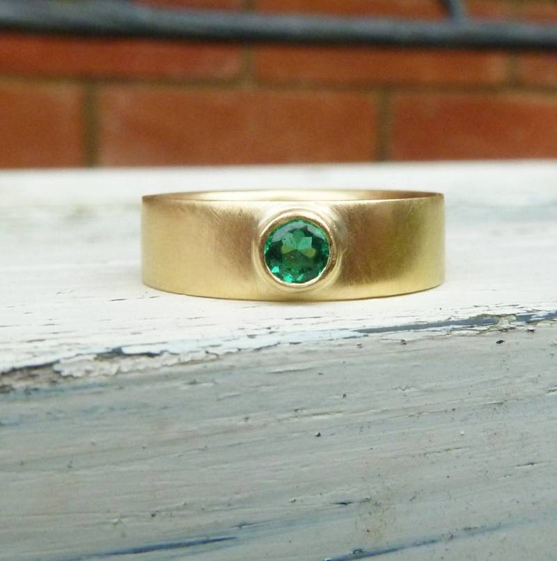 Recycelter Gelbgold Smaragd Ring von karenjohnsondesign