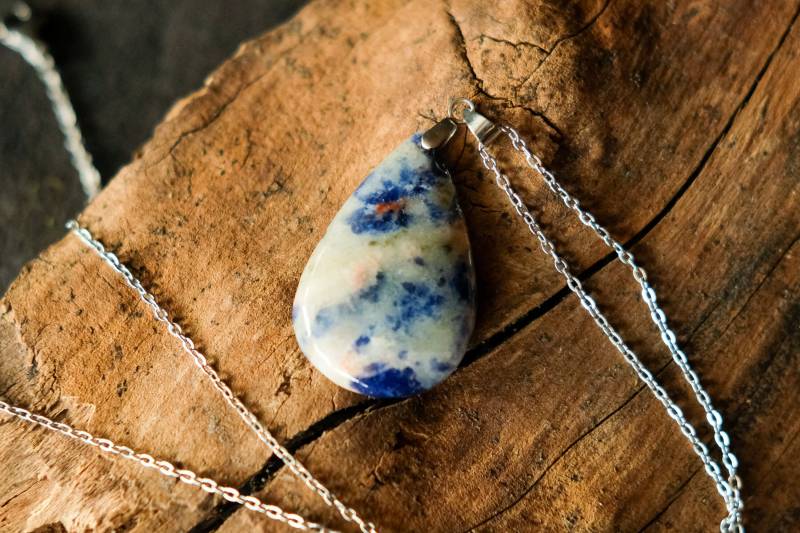 Sodalith Anhänger Kette | Kristallstein Mineral Edelstein von karma108crafts